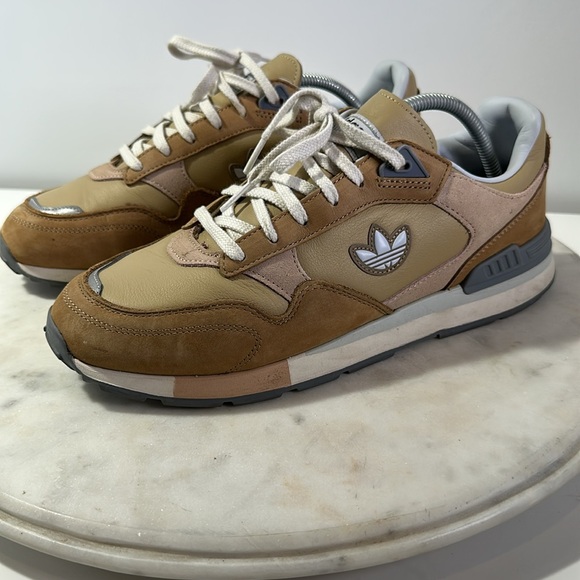 adidas Classics TREZOID Beige 2022 GY0728 men’s USA 10.5 - Picture 3 of 10